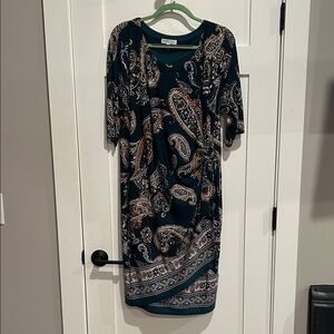 Robbie Bee Black and Cream Paisley Midi Dress